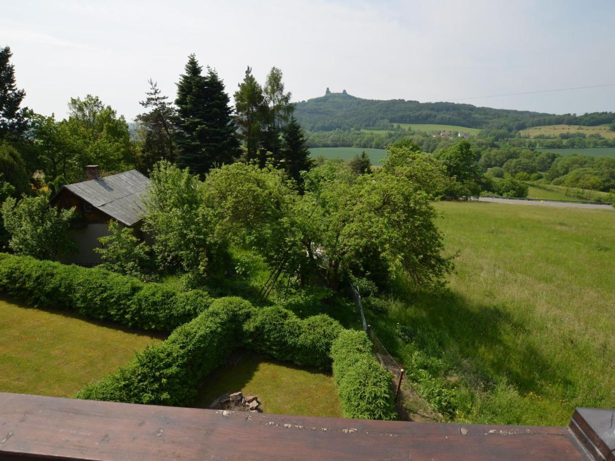 Villa House With The Pool And Fenced Garden Hnanice  Exterior foto